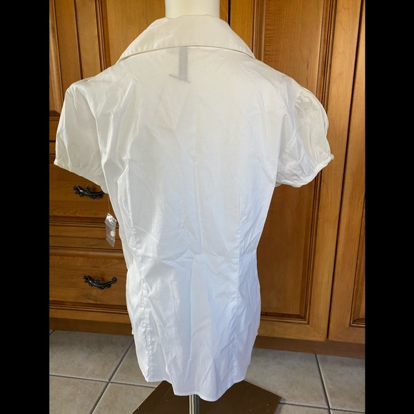 🔥5 for $20 - New White Blouse - Picture 3 of 5